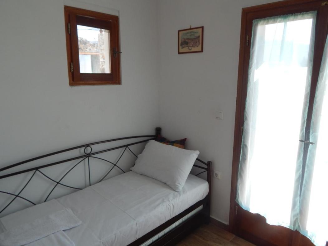 Armonia Studios, Apartments & Villa Микри Вигла Стая снимка