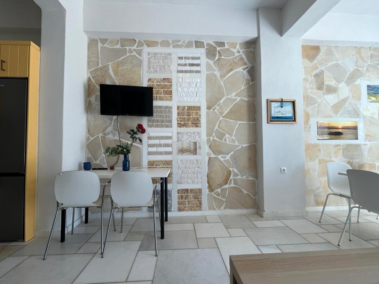 Armonia Studios, Apartments & Villa Микри Вигла Екстериор снимка